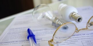 El recibo de la luz y los cortes de Internet encabezan las quejas de los consumidores