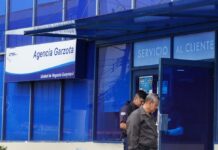 Usuarios de CNEL en Guayaquil acuden a oficinas para aclarar consumos tras allanamientos | Comunidad | Guayaquil