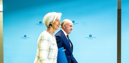 Las claves: los halcones y las palomas monetarios debaten sobre lo breve y lo duradero | Opinión