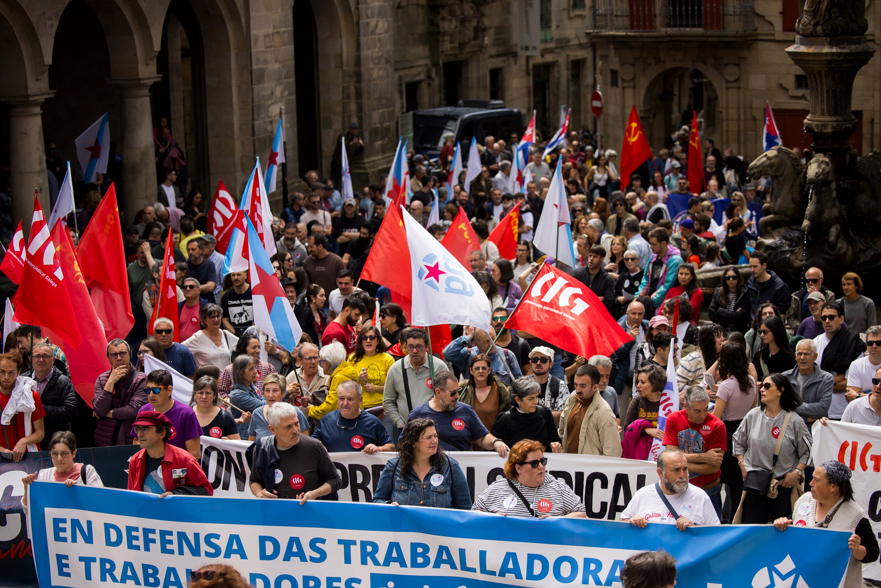 Manifestación por el primero de mayo, en Santiago de Compostela, este viernes.