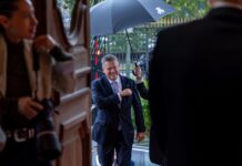 La UE se da más tiempo para completar el acuerdo arancelario con Estados Unidos pese a las amenazas de Trump