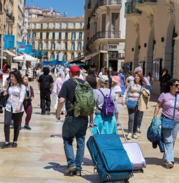 Diez ciudades españolas concentran el 38% de todos los alojamientos para turistas
