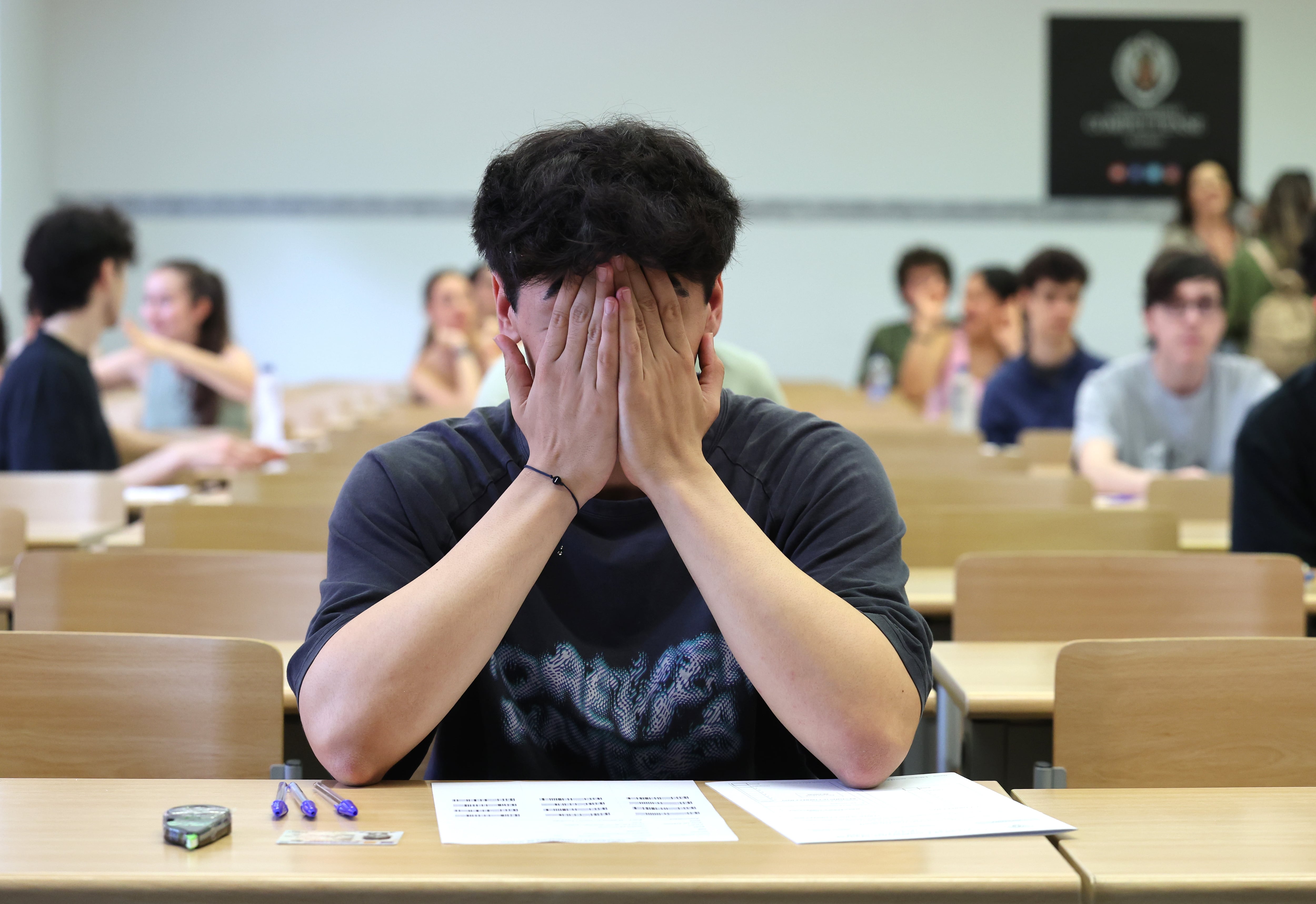 Examen de selectividad en la Facultad de Ciencias Químicas de la Universidad Complutense en Madrid, en 2025.