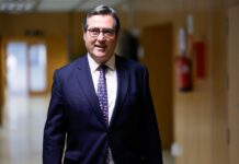 La patronal vuelve a la negociación para reformar la indemnización por despido e insiste en su rechazo a elevarla