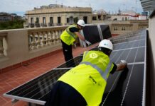 La unión hace la fuerza (energética) en las comunidades de vecinos: así funciona el nuevo autoconsumo colectivo