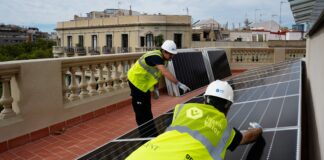 La unión hace la fuerza (energética) en las comunidades de vecinos: así funciona el nuevo autoconsumo colectivo