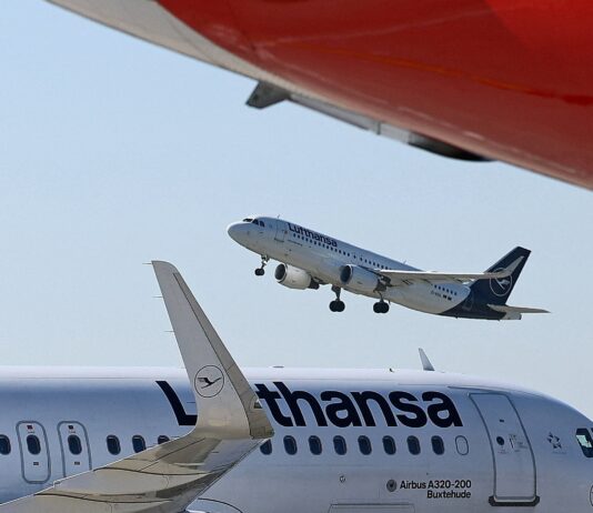Las claves: el sector de las aerolíneas queda atrapado entre los precios del petróleo y las vacaciones de verano