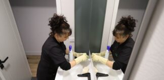 Trabajo presenta la herramienta de formación en riesgos laborales para empleadas de hogar con un año de retraso