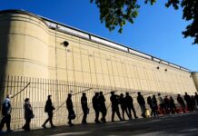 Más de la mitad de los inmigrantes que llegan a España abandona el país por la falta de empleo estable y el alto coste de la vivienda
