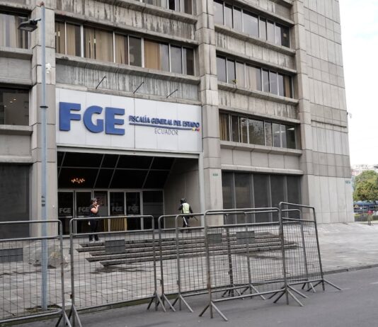 Sanciones administrativas caducadas y respaldos de una sesión desaparecidos: la Corte Constitucional pide más investigaciones en el caso Gabela | Política | Noticias