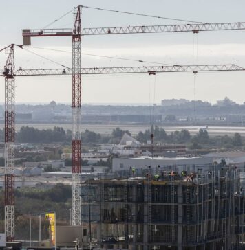 BBVA Research calcula que la construcción de vivienda crecerá en 2026, pero la crisis de precios continuará | Economía