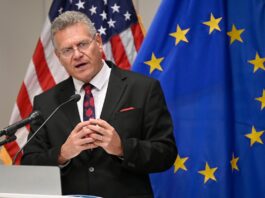La UE reclama a Estados Unidos que renuncie a subir los aranceles a los coches europeos | Economía