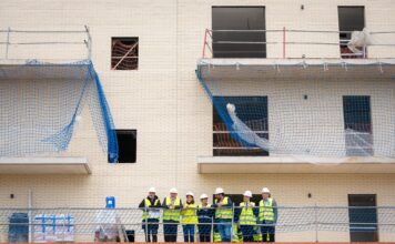 Vivienda: ocho años como pollo sin cabeza