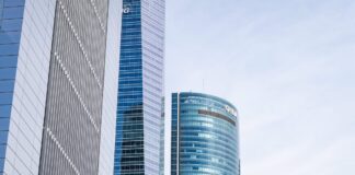 Las ganancias de los consejeros crecieron en 2025 por encima de salarios y pensiones | Economía