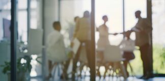 ¿Es abogado y busca trabajo? Estas son las políticas de contratación de los principales despachos