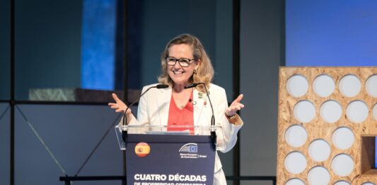 El BEI se alía con el Sabadell para inyectar 1.000 millones a pequeñas y medianas empresas | Economía