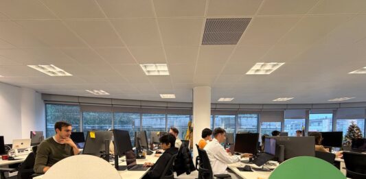 El Gobierno sube su apuesta por Multiverse con una inversión de 107 millones para la IA y la computación cuántica | Economía