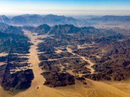 Egipto busca en el desierto sus tesoros minerales | Carta del corresponsal