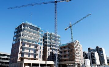 El Banco de España destaca el dinamismo de la economía pero eleva el déficit de vivienda a 750.000 casas | Economía