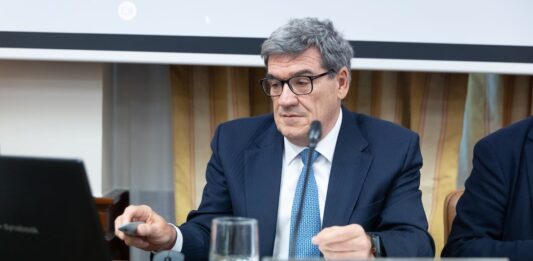 Escrivá pide abordar la crisis de la vivienda como una “emergencia nacional” | Economía
