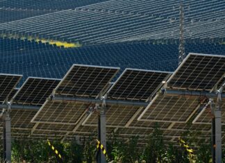Europa cierra un gran acuerdo para acelerar el almacenamiento de energía renovable | Economía