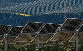 Europa cierra un gran acuerdo para acelerar el almacenamiento de energía renovable | Economía