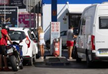 El Gobierno inicia la retirada de las rebajas fiscales a la energía, pero las recuperará si los precios repuntan