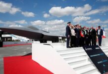España busca opciones ante el fiasco del futuro eurocaza: desarrollarlo con Alemania o comprarlo a Francia | Economía