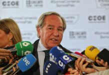 El presidente de la patronal en Castilla-La Mancha tilda de “memos” a los jóvenes por irse de baja laboral “cuando les deja la novia” | Economía