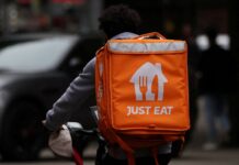 Just Eat pacta un ERE que afectará a un máximo de 50 trabajadores y deja fuera a los repartidores