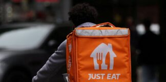 Just Eat pacta un ERE que afectará a un máximo de 50 trabajadores y deja fuera a los repartidores