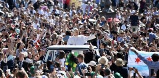 La visita del Papa desafía la movilidad laboral en las comunidades cara y cruz del teletrabajo en España