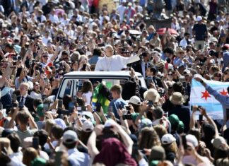 La visita del Papa desafía la movilidad laboral en las comunidades cara y cruz del teletrabajo en España