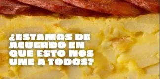 Palacios convierte una tortilla y un chorizo en una bandera