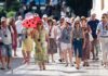 Los destinos turísticos españoles empiezan a bajar precios ante el freno de reservas para verano