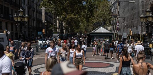 Los extranjeros regularizados con alfombra roja: 185.000 directivos y teletrabajadores ya son residentes en España