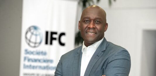 Makhtar Diop, director del brazo financiero del Banco Mundial (IFC): “Queremos utilizar Madrid para canalizar más inversión privada hacia los emergentes”
