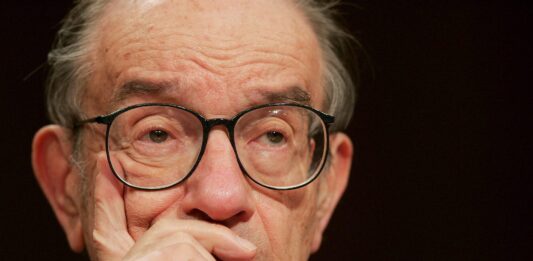 Muere Alan Greenspan, expresidente de la Reserva Federal de EE UU, a los 100 años
