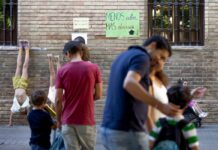 El subidón de las temperaturas golpea a los empleados más expuestos al calor: “Trabajas a costa de tu cuerpo” | Economía