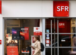 Bouygues, Free y Orange compran y se reparten SFR por 20.350 millones de euros | Empresas