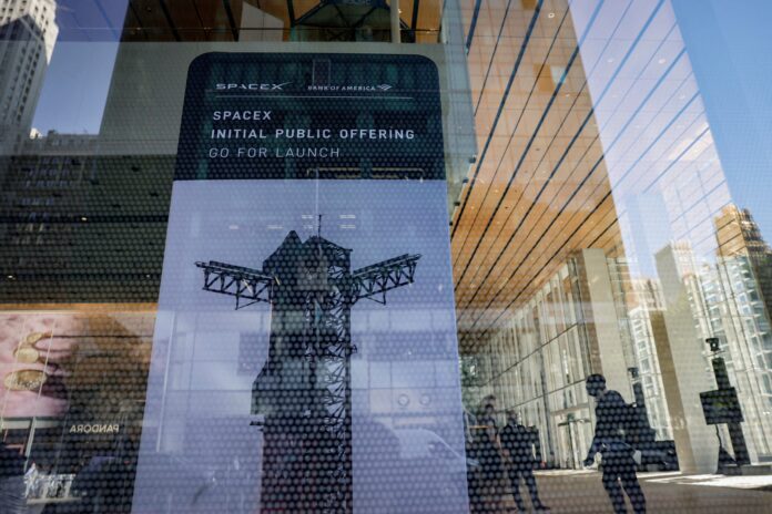 SpaceX-registra-el-folleto-de-la-OPV-en-Espana-y.jpg