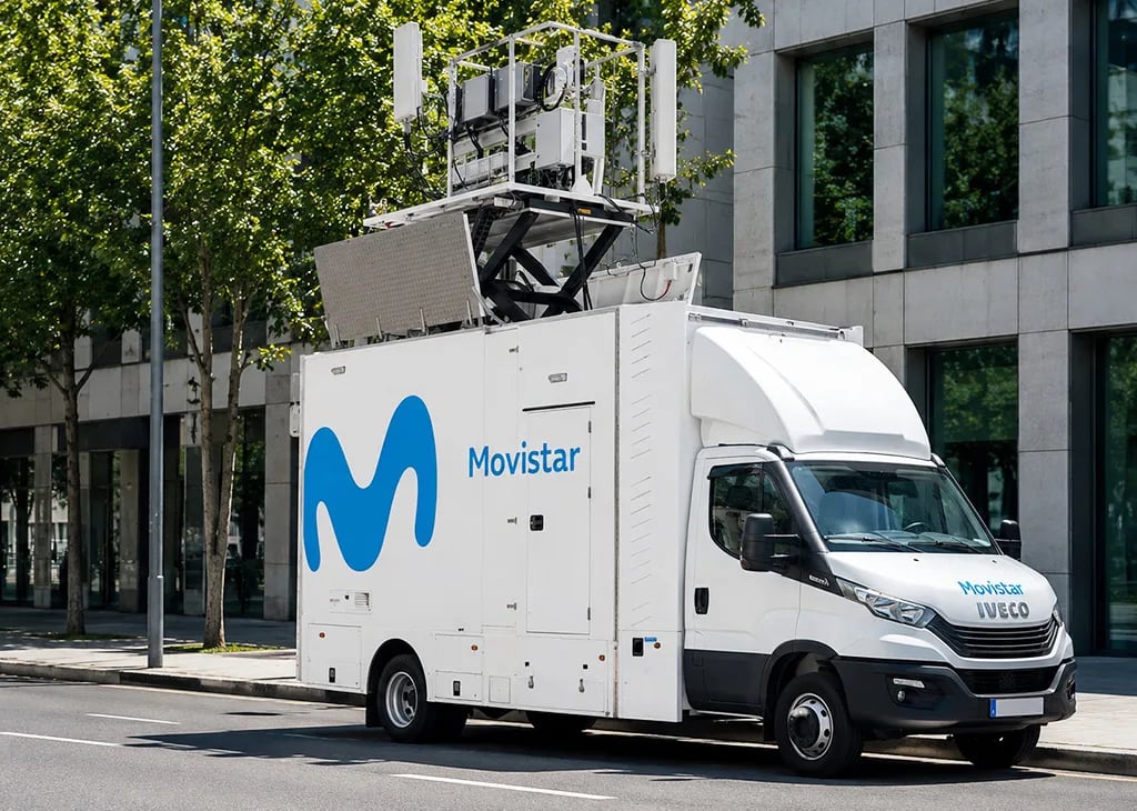 Una unidad móvil de Movistar.