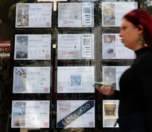 La Agencia Tributaria pone en marcha una operación contra 50 sociedades por fraude fiscal en el sector inmobiliario | Economía