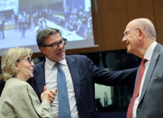 La UE avanza para reforzar los poderes del supervisor bursátil europeo | Economía