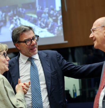 La UE avanza para reforzar los poderes del supervisor bursátil europeo | Economía