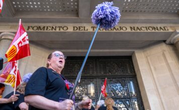 “¡El mocho se cabrea!”: las limpiadoras de edificios protestan en 30 ciudades para pedir mejores salarios