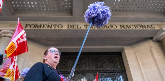 “¡El mocho se cabrea!”: las limpiadoras de edificios protestan en 30 ciudades para pedir mejores salarios