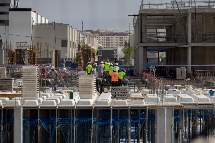 ‘Milagro-economico-con-malestar-social-Economia.jpg