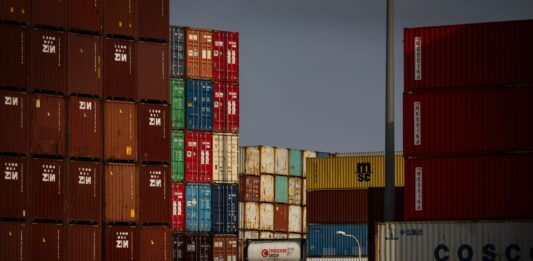 El conflicto en Oriente Próximo rebaja las expectativas de negocio de la industria exportadora en España
