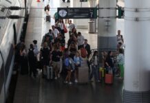 Al tren de alta velocidad le cuesta dejar atrás su peor crisis